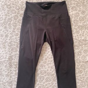 FILA Capri Leggings ✨NWOT✨